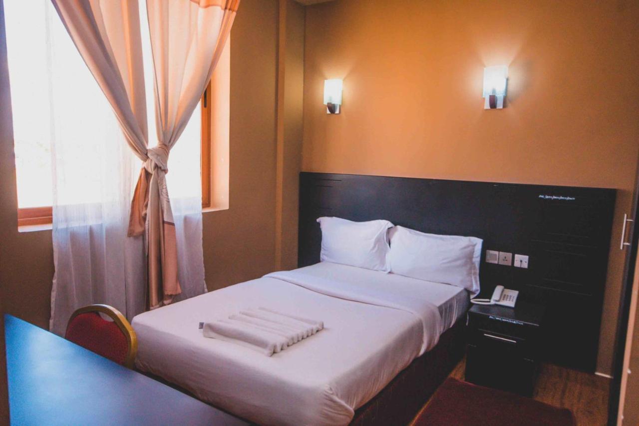 Panone Hotel Boma Boma la Ngombe Ngoại thất bức ảnh