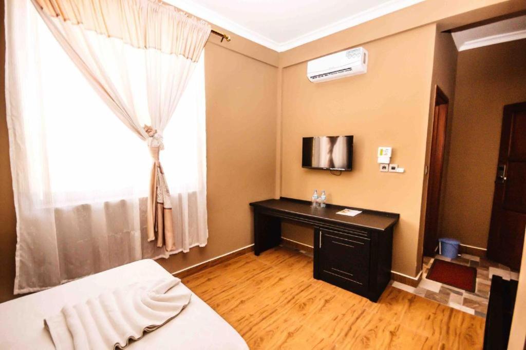 Panone Hotel Boma Boma la Ngombe Ngoại thất bức ảnh